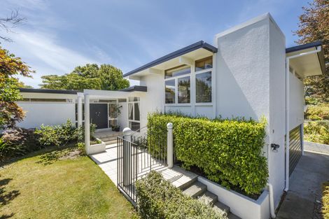 Photo of property in 23 Surrey Crescent, Hokowhitu, Palmerston North, 4410