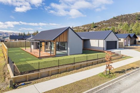 Photo of property in 26 Pounamu Avenue, Albert Town, Wanaka, 9305