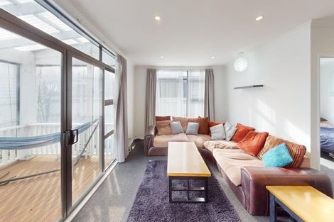 Photo of property in 50 Exeter Crescent, Takaro, Palmerston North, 4412