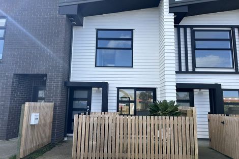 Photo of property in 38 Rauemi Way, Te Atatu South, Auckland, 0610