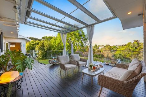 Photo of property in 22 Windfall Grove, Greenhithe, Auckland, 0632