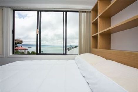 Photo of property in 2f3 Oriental Terrace, Mount Victoria, Wellington, 6011