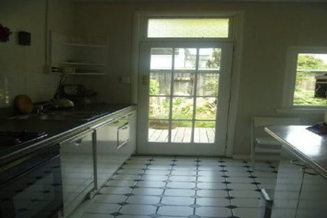 Photo of property in Hobson Flats, 1u2 Hobson Street, Pipitea, Wellington, 6011
