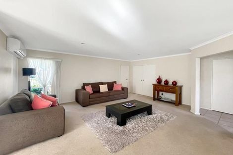 Photo of property in 8 Hollinger Place, Nawton, Hamilton, 3200