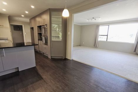 Photo of property in 41 Pisces Road, Glen Eden, Auckland, 0602