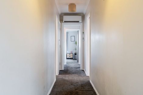 Photo of property in 4 Eton Place, Terrace End, Palmerston North, 4410