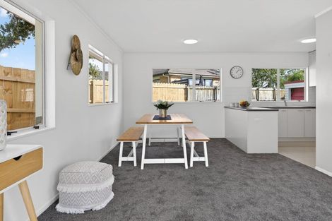 Photo of property in 10 Wairua Place, Pukekohe, 2120