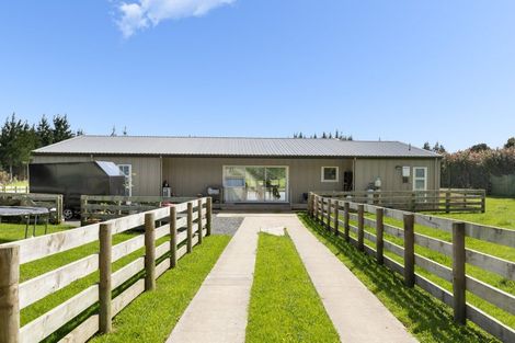 Photo of property in 2 Sarona Park Drive, Omanawa, 3171