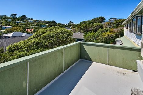 Photo of property in 20 Lyndfield Lane, Newlands, Wellington, 6037