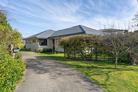 Photo of property in 8 Leigh Place, Paraparaumu Beach, Paraparaumu, 5032