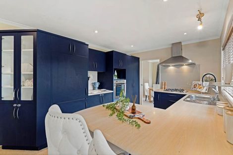 Photo of property in 3 Borthwick Close, Flat Bush, Auckland, 2016