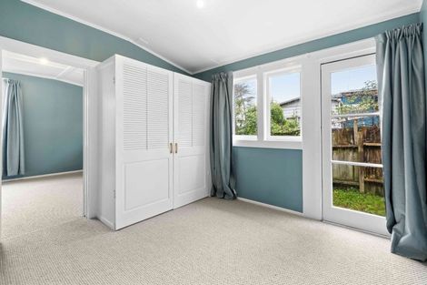 Photo of property in 1/50 Royal Road, Massey, Auckland, 0614