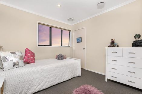 Photo of property in 21 Whitbourne Heights, Manurewa, Auckland, 2105