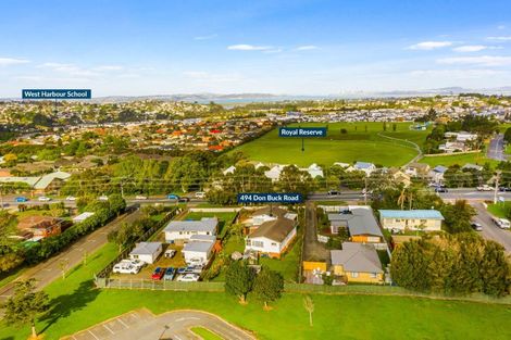 Photo of property in 494 Don Buck Road, Massey, Auckland, 0614