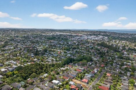 Photo of property in 98 Eban Avenue, Hillcrest, Auckland, 0627