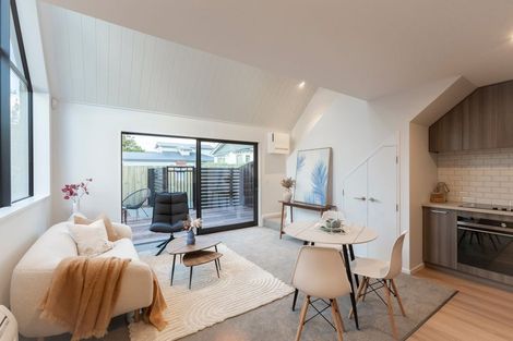 Photo of property in 2/171 Centaurus Road, Saint Martins, Christchurch, 8022
