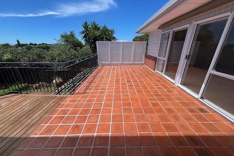 Photo of property in 3 Copperfield Terrace, Mellons Bay, Auckland, 2014