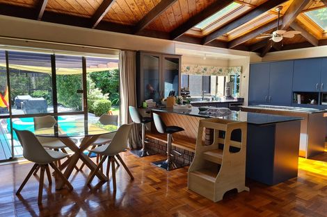 Photo of property in 20 Zita Avenue, Matakatia, Whangaparaoa, 0930