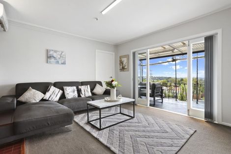 Photo of property in 21 Parrs Cross Road, Henderson, Auckland, 0612