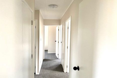 Photo of property in 3 Sabana Place, Unsworth Heights, Auckland, 0632