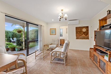 Photo of property in 42 Maygrove Drive, Orewa, 0931