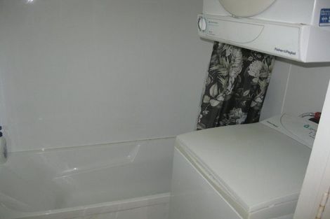 Photo of property in 219f2 Grant Road, Thorndon, Wellington, 6011