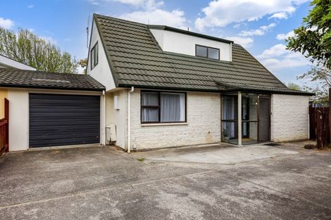 Photo of property in 6 Jarrett Court, Roslyn, Palmerston North, 4414