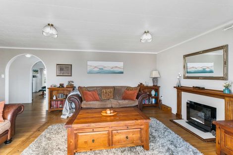 Photo of property in 30 Queen Street, Te Puke, 3119