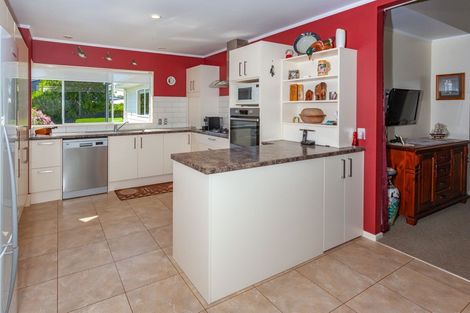 Photo of property in 126 Moana Anu Anu Avenue, Whangamata, 3620