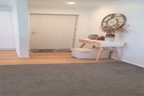 Photo of property in 19 Mooring Close, Whitby, Porirua, 5024