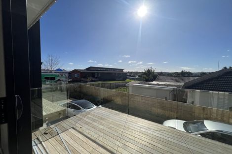 Photo of property in 150d Chivalry Road, Glenfield, Auckland, 0629