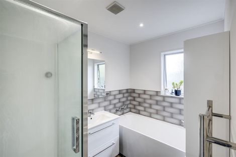 Photo of property in 46 Anderson Road, Taradale, Napier, 4112