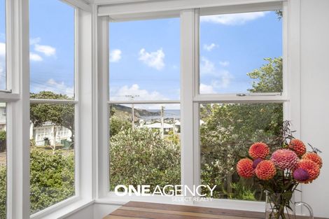 Photo of property in 50 Owhiti Street, Titahi Bay, Porirua, 5022
