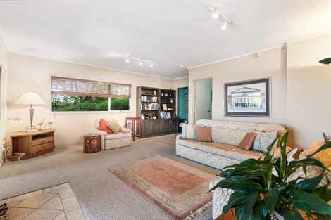 Photo of property in 9 Braemar Road, Castor Bay, Auckland, 0620