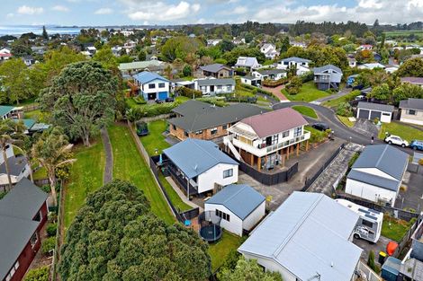 Photo of property in 3a Vela Place, Clarks Beach, 2122