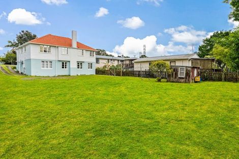 Photo of property in 37 Queen Mary Avenue, New Lynn, Auckland, 0600