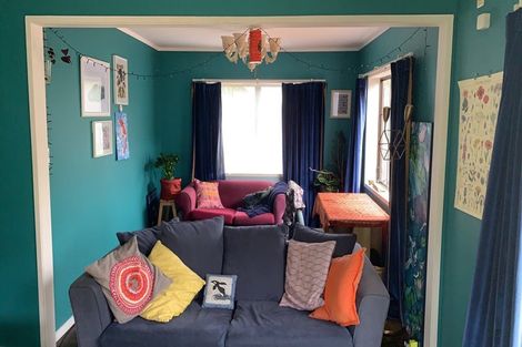 Photo of property in 5 Tawa Road, Te Atatu Peninsula, Auckland, 0610