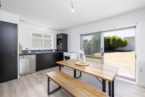 Photo of property in 62 Sandown Crescent, Aranui, Christchurch, 8061