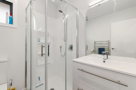 Photo of property in 33 Kingfisher Crescent, Albert Town, Wanaka, 9305