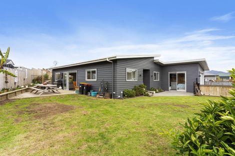 Photo of property in 13 Manatu Close, Whangamata, 3691