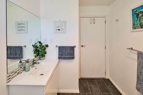 Photo of property in 22 Rintoul Grove, Stokes Valley, Lower Hutt, 5019