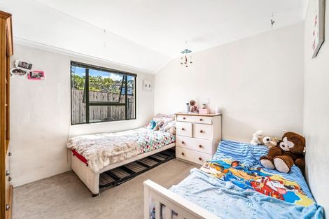 Photo of property in 24 Makiri Street, Helensville, 0800