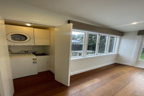 Photo of property in 127 Onepu Road, Lyall Bay, Wellington, 6022