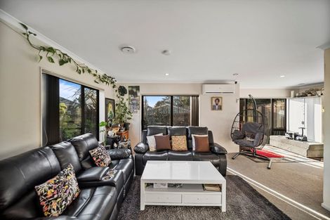 Photo of property in 116e Great South Road, Manurewa, Auckland, 2102