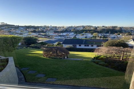 Photo of property in 12 Salmond Place, Dinsdale, Hamilton, 3204