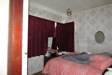 Photo of property in 19 Russell Street, Westport, 7825