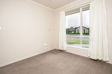 Photo of property in 10 Madison Street, Cambridge, 3434