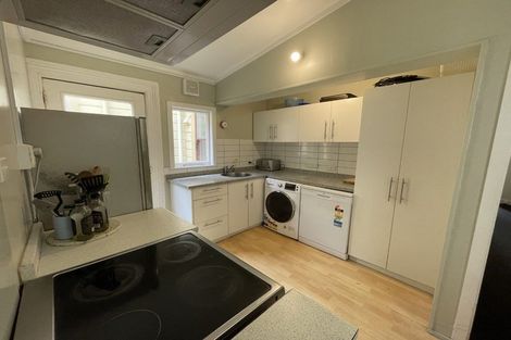 Photo of property in 1/18 Clifton Terrace, Kelburn, Wellington, 6012