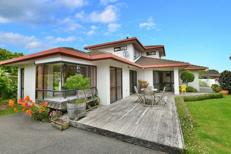 Photo of property in 27 Maygrove Drive, Orewa, 0931