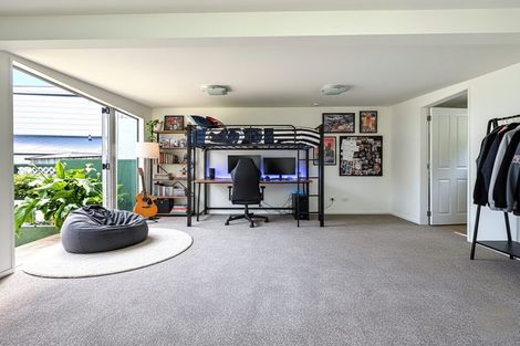 Photo of property in 32 Sunset Parade, Plimmerton, Porirua, 5026